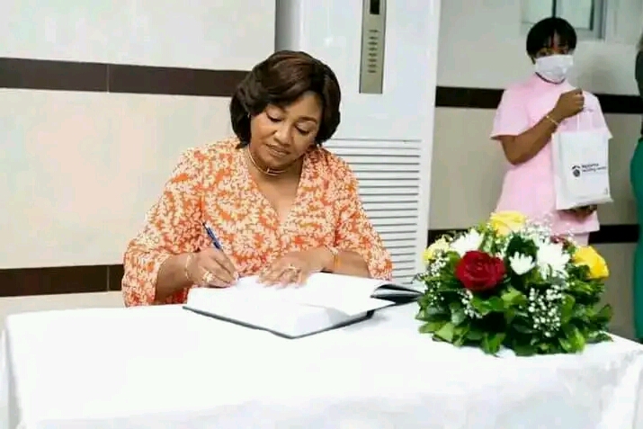 Lire la suite à propos de l’article RDC-PROVINCE/ INCENDIE DE L&rsquo;ECOLE MWANGA A KOLWEZI MAMA DENIS LA PREMIÈRE DAME RÉAGI