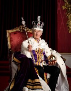 Lire la suite à propos de l’article Monde: Les sud africains appellent le roi Charles lll à restituer le diamant placé sur le spectre royal
