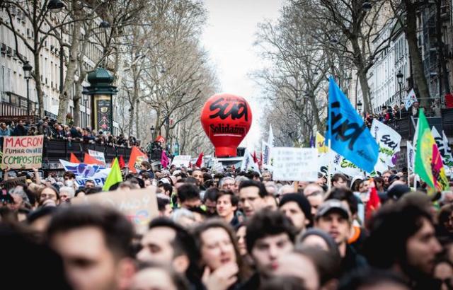 You are currently viewing France : les français célèbrent la journée du 1er Mai sous une extrême colère de la réforme des retraites