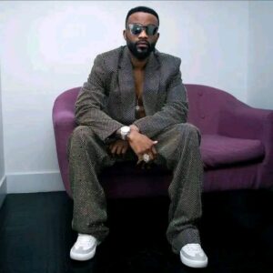 Lire la suite à propos de l’article RDC-Musique : le Centre National de la Musique certifie l’album Tokooos I de Fally Ipupa