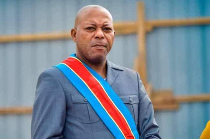 Lire la suite à propos de l’article Kinshasa : Gentini Ngobila suspend le bourgmestre de la commune de Kalamu Charly luboya