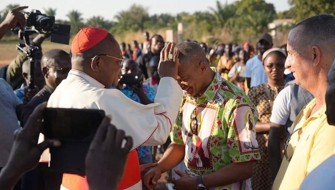 Lire la suite à propos de l’article Haut Katanga : le Cardinal Ambongo inaugure une paroisse construite par le couple Katumbi au village Kashobwe