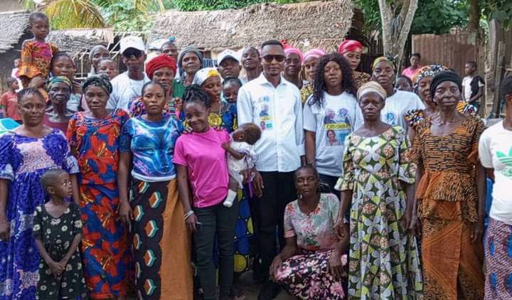 You are currently viewing Mongala : le président inter fédéral du FIDEC Mongala poursuit la mobilisation du parti