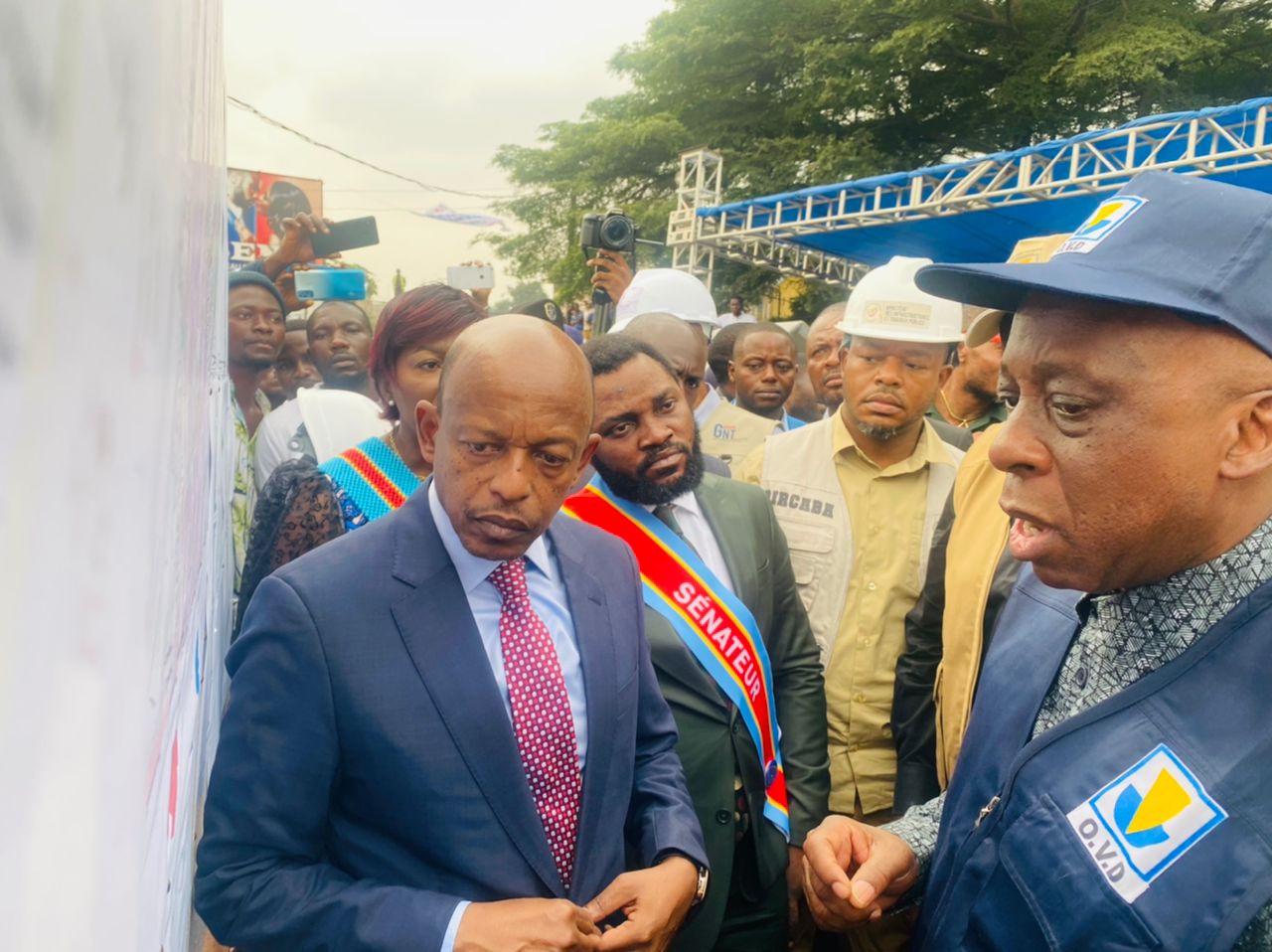 You are currently viewing RDC-KINSHASA:  Lancement des travaux de réhabilitation et de construction des routes secondaires à kingabwa