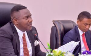 Lire la suite à propos de l’article Assemblée Provinciale de Kinshasa : Godé Mpoyi au bord du gouffre