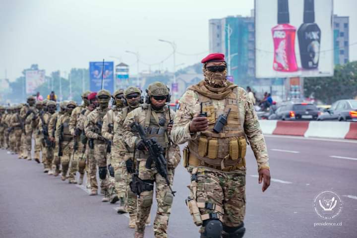 You are currently viewing Sécurité : les éléments de la garde républicaine effectuent une marche d’endurance à Kinshasa