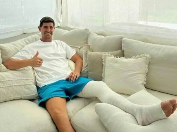 You are currently viewing Football : Thibaut Courtois peut déjà dire “adieu 2023” !