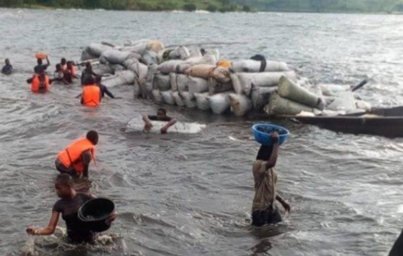 You are currently viewing Maï-Ndombe : un naufrage sur la rivière Lukeni fait 10 morts et plusieurs disparus (bilan provisoire)