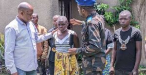 Lire la suite à propos de l’article Nord-Kivu: 10 ex-otages des rebelles ADF remis ce mercredi à la société civile de Beni par les FARDC