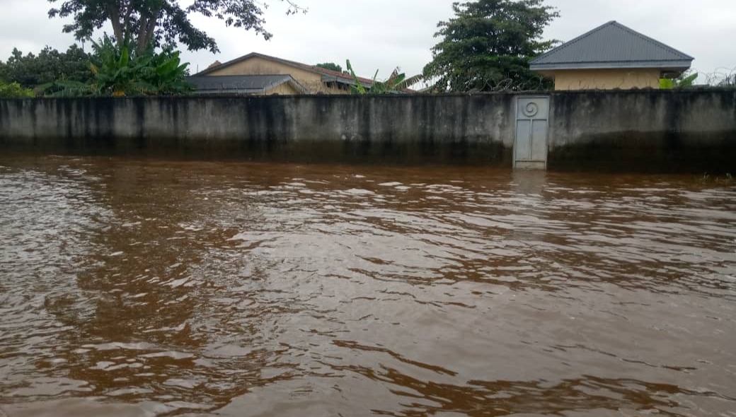 Lire la suite à propos de l’article Tshopo : La rentrée scolaire bouleversée par le débordement des eaux du fleuve Congo