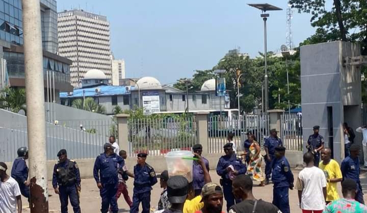 You are currently viewing Kinshasa : Gentiny Ngobila empêché d’accéder au gouvernorat de la ville