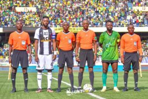 Lire la suite à propos de l’article Foot : L’arbitre central du match Vclub-Mazembe et Issama Mpeko sanctionnés par la Linafoot