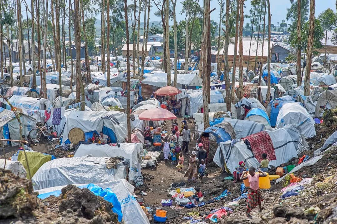 You are currently viewing Situation sécuritaire dans l’Est : Frappés par la famine, 7 déplacés retrouvés morts dans le camp de Bweremana