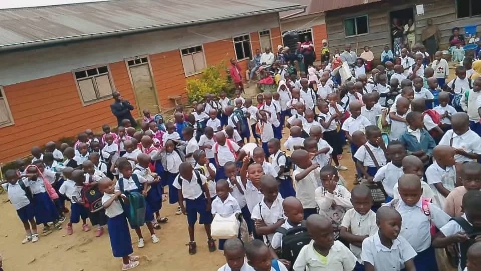 You are currently viewing Rentrée scolaire 2024-25 en RDC : À Kalehe, les écoles désertées par les enseignants, la société civile s’inquiète