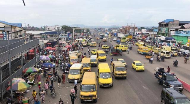 You are currently viewing Hausse des prix du transport en commun à Kinshasa : La population en a le ras-le-bol