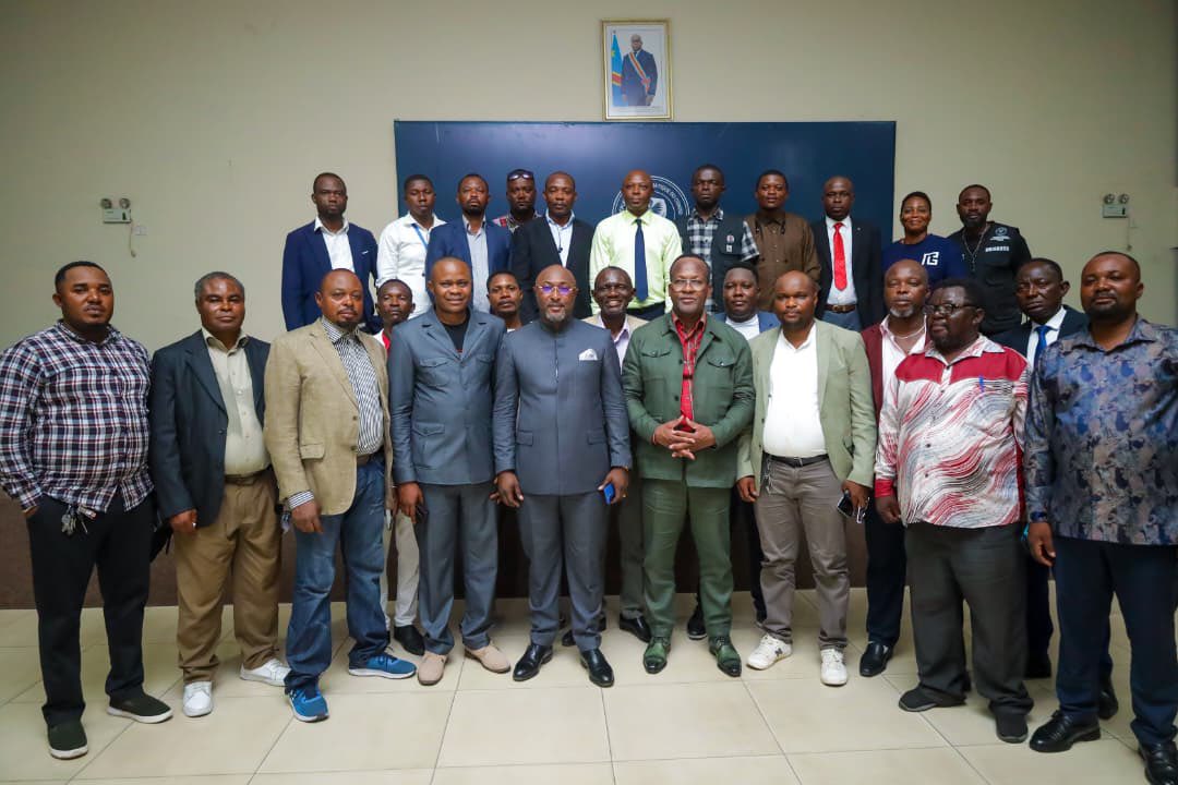 You are currently viewing Kinshasa – Opération d&rsquo;identification des motocyclistes : le gouvernement provincial passe à la vitesse supérieure pour renforcer la sécurité dans le secteur