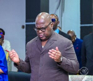 Lire la suite à propos de l’article RDC : Félix Tshisekedi et les membres du gouvernement Suminwa ont prié chez Grâce Kutino ce dimanche