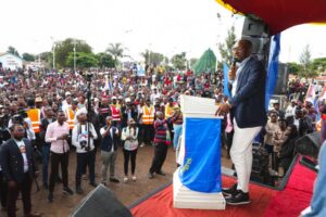 Lire la suite à propos de l’article Arrestation‎s des militants et hauts cadres de l&rsquo;ENVOL : Delly Sesanga appelle à l&rsquo;ouverture d&rsquo;une enquête indépendante pour établir les responsabilités