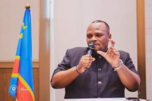 Lire la suite à propos de l’article Kinshasa : Daniel Bumba annonce le début du contrôle des nouvelles plaques d’immatriculation de l’administration provinciale dès le 20 Mai