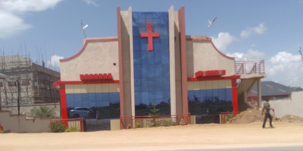 EBOLA – ITURI : L&rsquo;église ‘‘La Louange’’ de Bunia suspend toutes ses activités jusqu&rsquo;à nouvel ordre, après la mort de trois de ses membres frappés par le virus