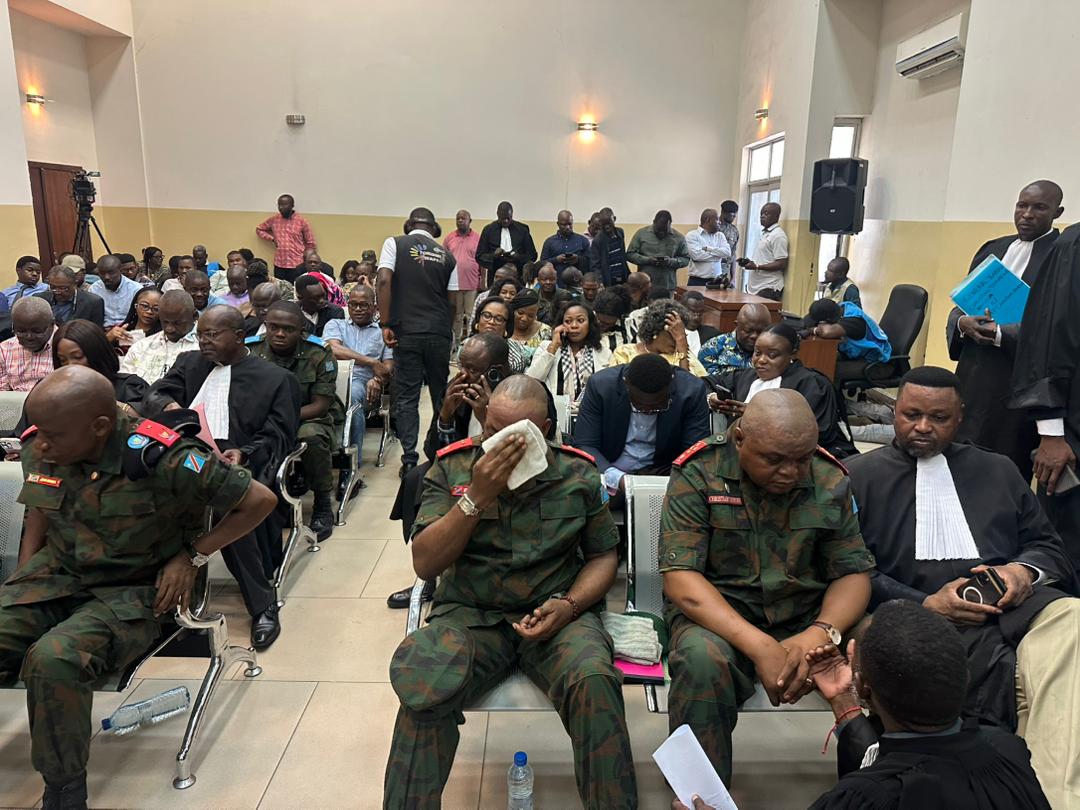 You are currently viewing JUSTICE : Le procès du général Tshiwewe et de 9 officiers, accusés de trahison, s&rsquo;ouvre ce jeudi devant la Haute Cour militaire
