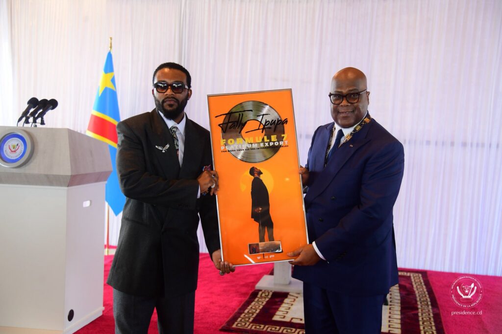 RDC : Félix Tshisekedi décore officiellement Fally Ipupa à la cité de l&rsquo;OUA, pour son double spectacle record au Stade de France