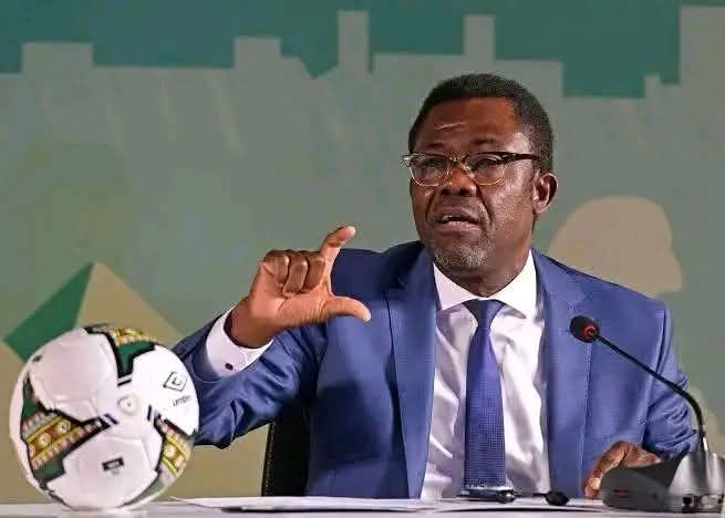 You are currently viewing Décoration des Léopards : Véron Mosengo remercie le président Tshisekedi pour son soutien indéfectible au football et appelle à l&rsquo;encadrement de la jeunesse pour bâtir la RDC de demain