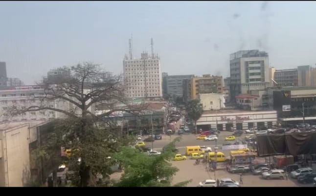 Kinshasa – Braquage en plein centre-ville : un blessé par balle