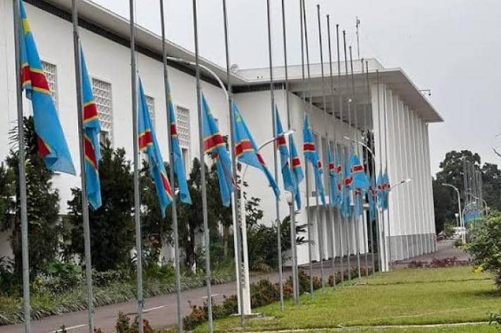 RDC – Crash de Kenge : le gouvernement décrète trois jours de deuil national et la mise en berne des drapeaux