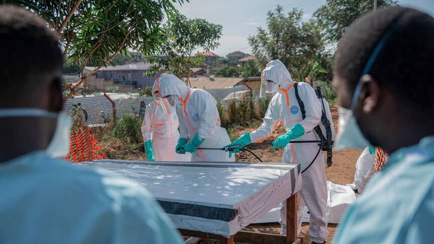 Ebola en RDC : un membre du personnel de MSF testé positif et évacué aux Pays-Bas